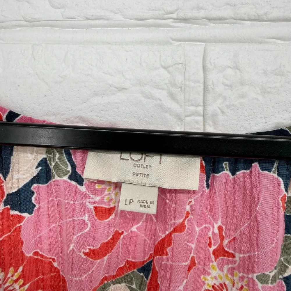 LOFT Outlet Floral Women LP Petite Pink Red Poppy Sleeveless Blouse V-Neck
